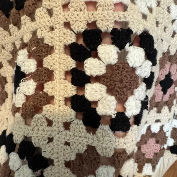 Crochet Granny Square Floral Sweater Vest M Neutral Cottagecore Grannycore Layer - Image 2
