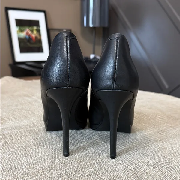 BLEEKER AND BOND Celeste Classic Black Leather Heels Pumps Size 8 - Image 5
