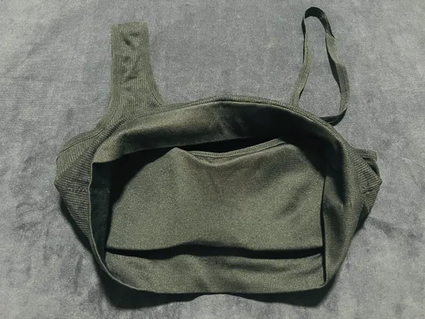 SheIn New Black Active sports Bra Size Medium - Image 3