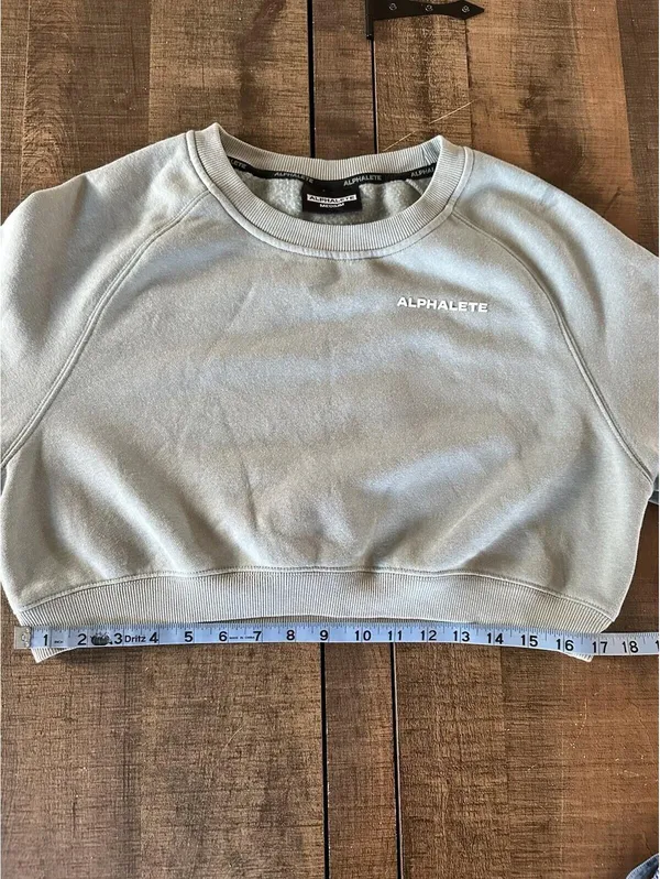 Alphalete Women's Cropped Sweatshirt - Medium - Image 5