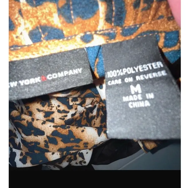 New York Company Sleeveless‎ Ruffle Collar Leopard Print Blouse Women's Medium - Image 4
