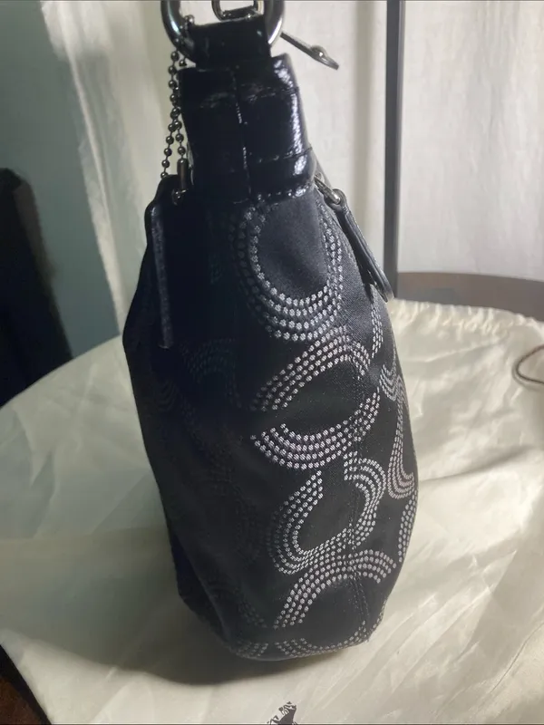 Coach Ashley Dotted Op Art shoulder bag made of jacquard fabric and leather - Image 9