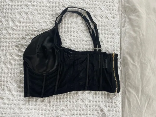 Celebrity Black Crop Top Size M - Image 2