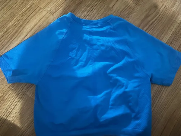 Medium blue cropped shirt - Image 2