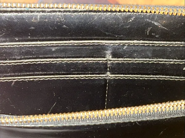 Tory Burch Black Patent Leather Embossed Logo Zip Around Continental Wallet - Image 15