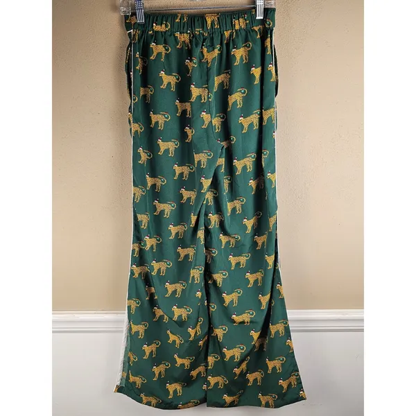 Bouffants & Broken Hearts‎ Womens Green Santa Leopard Print Pajamas Small - Image 6