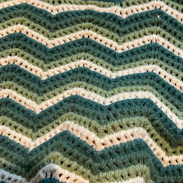 Pink Moon Green Crochet Zig Zag Sweater Size M - Image 2