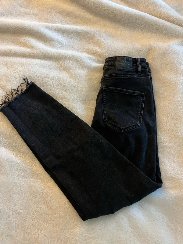 Stradivarius High Rise Black Skinny Jeans - Image 3