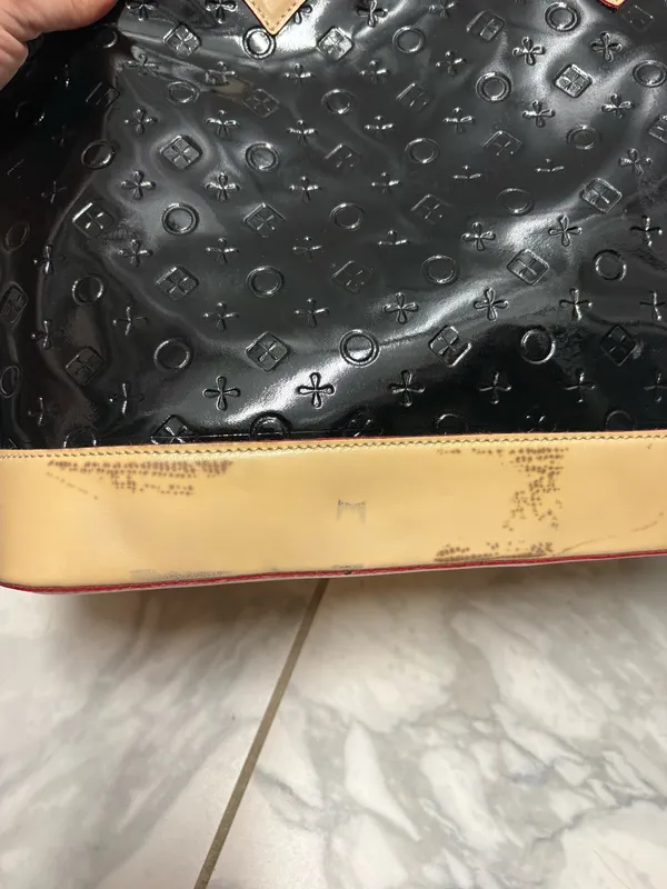 Invece Arcadia Black Patent Dome Handbag. Made in Italy - Image 7