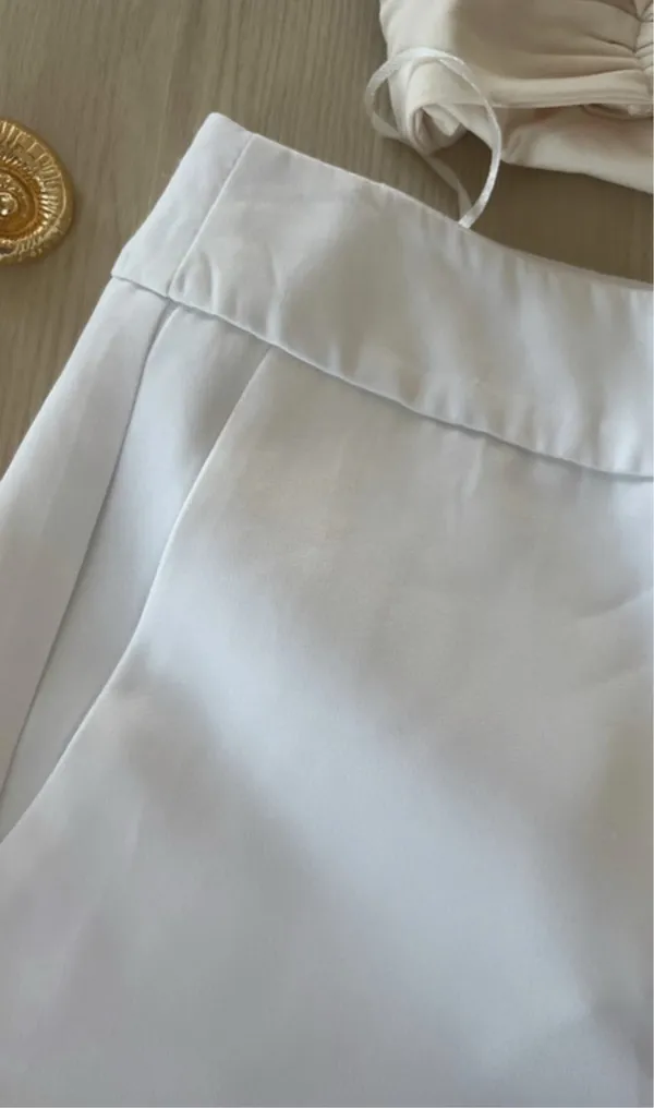 Princess Polly white shorts  - Image 3