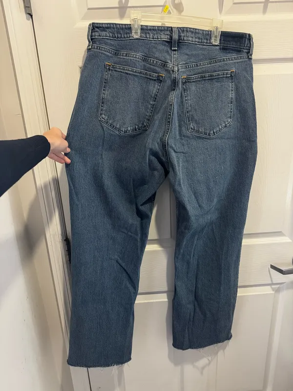 Abercrombie & Fitch Women’s High Rise 90s Relaxed Medium Wash Jeans - Image 2