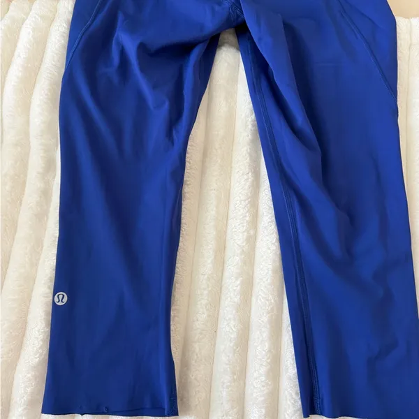 Lululemon Cropped Leggings - Image 12