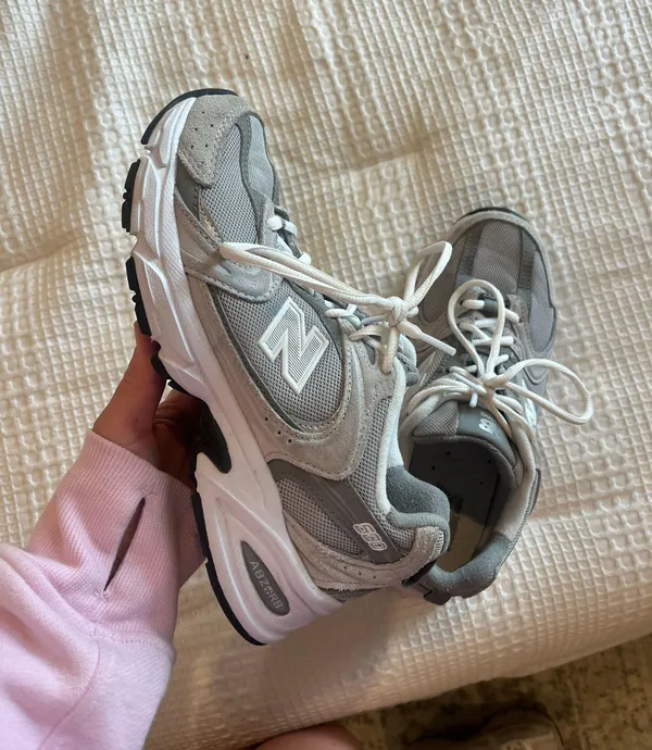 Sneakers - Image 3