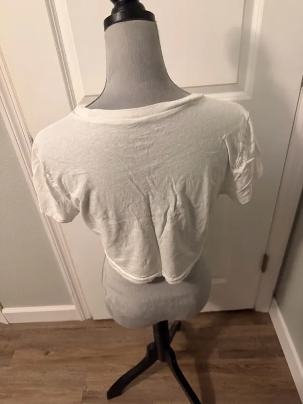 Aeropostale White Cropped 90’s Slim Kate Tee, Sz L - Image 2