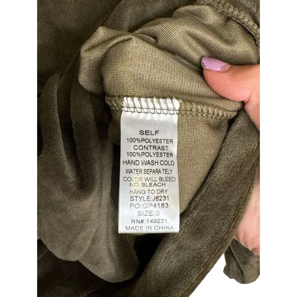 J. America Kori America Women's Top Half Zip Velvet ‎ Pullover Long Sleeve Green Small NWT - Image 4