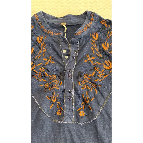 Free People Navy Blue Embroidered Floral Henley Top Cotton Linen Blend Medium - Image 2