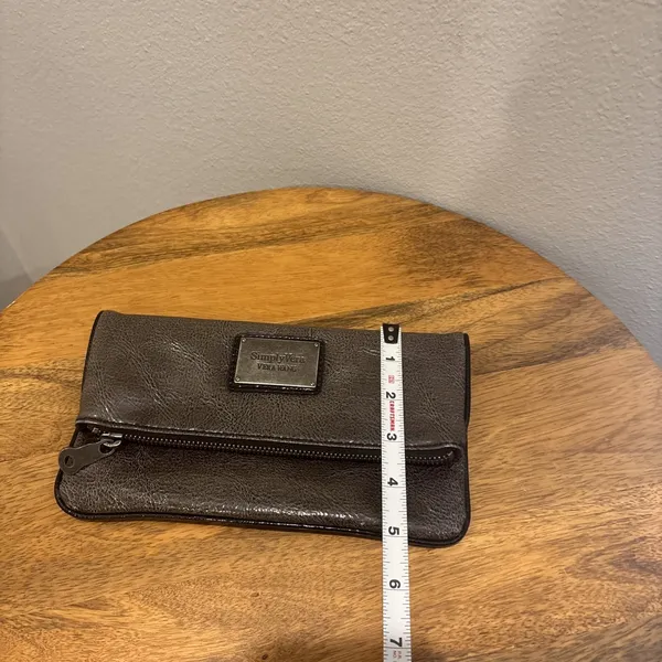Simply Vera Wang Fold over Magnetic Handbag/Clutch/Wallet~Gunmetal Gray~EUC‎ - Image 10