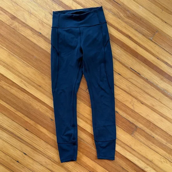 Lululemon In Movement 7/8 Tight 25” Everlux in Black Size 4 - Image 3