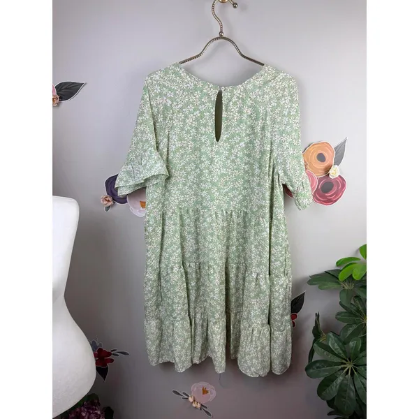 &Merci Green & White Floral V-Neck Shift Tiered Dress - Size - Small - Image 3