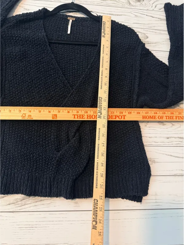 Free People Women’s XS Black Wrap Tie Front Chunky Knit Cropped Sweater - Image 9