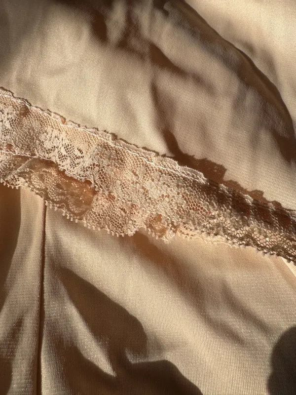 Vintage Delicate Lace-Trim Women's Slip Dress - Cream - Image 5