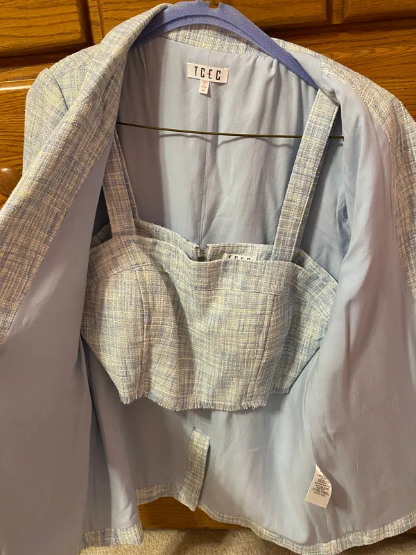 The Clothing Exchange Blue Blazer And Cropped Top Set - Image 2