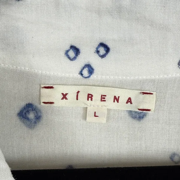 XiRENA Avery‎ Cotton V-neck Blouse in White w/ Blue Print Size Large - Image 3