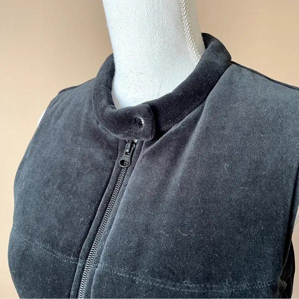 TOMMY HILFIGER | Black Velour Puffer Vest Sz L - Image 4