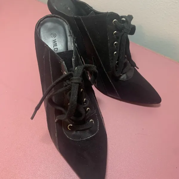 Witchy Boots Size 9 Ladies Wild Diva Lace Up 4” Heels - Image 9