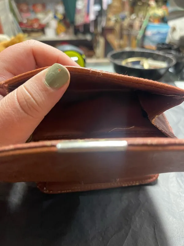 Vintage Classic Brown Leather Wallet - Image 6