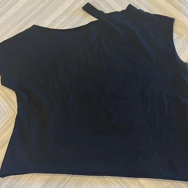 Six Fifty Women’s Black Off Shoulder Short-sleeve/Sleeveless Top - Size S - Image 7