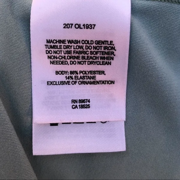Mountain Hardwear Zip Pullover Shirt - Image 8