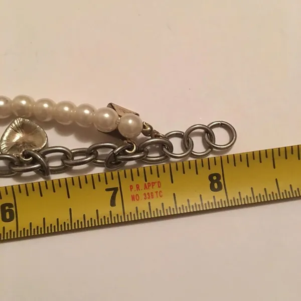 Costume Jewelry Bracelet Faux Pearl Signed Guess - Image 8
