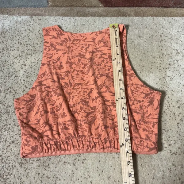 REI Co-op Active Print Crop Top Womens Medium Terracotta High Neck Ribbed Hem - Image 5