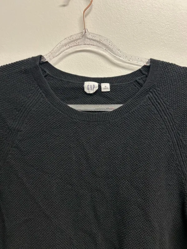 GAP Women's Black Textured Waffle Knit Round Neck Sweater - Image 2