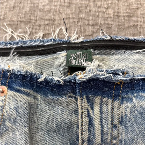Wild Fable Light Wash Women's denim‎ skirt size 4 - Image 2