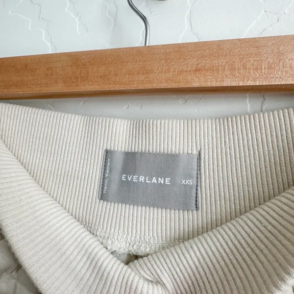 Everlane | Organic Cotton Quilted High-Rise Shorts in Parchment‎ Cream - Image 7