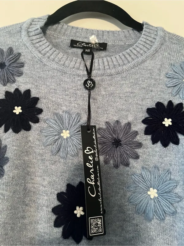 NWT Blue Floral Appliqué Embroidered Crewneck Knit Sweater Small Oversized - Image 2