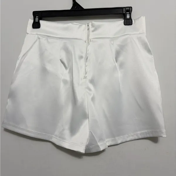 Windsor women’s Size S White High Waisted Dressy Shorts NWOT (A380)✨ - Image 5