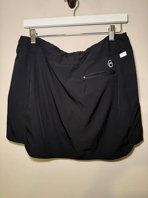 Magellan Outdoors Black Water-Repellent Athletic Skort Women’s L - Image 7