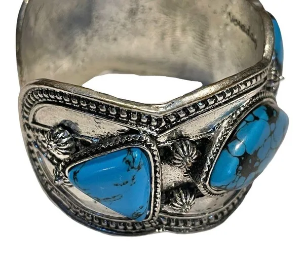 Novadab turquoise and silver tone cuff bracelet - Image 4