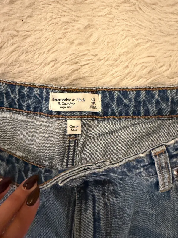 Abercrombie Taper High-Rise Curve Love Jeans - Image 2