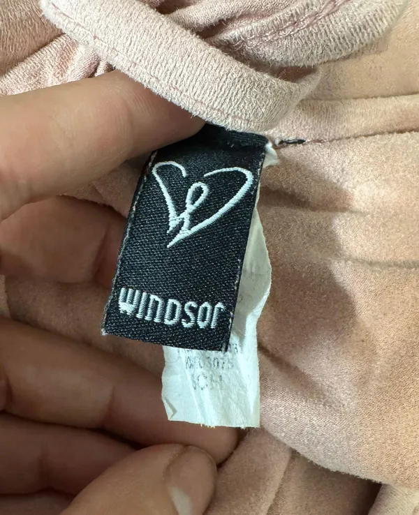 Windsor Pink Velvet Dress - Image 4