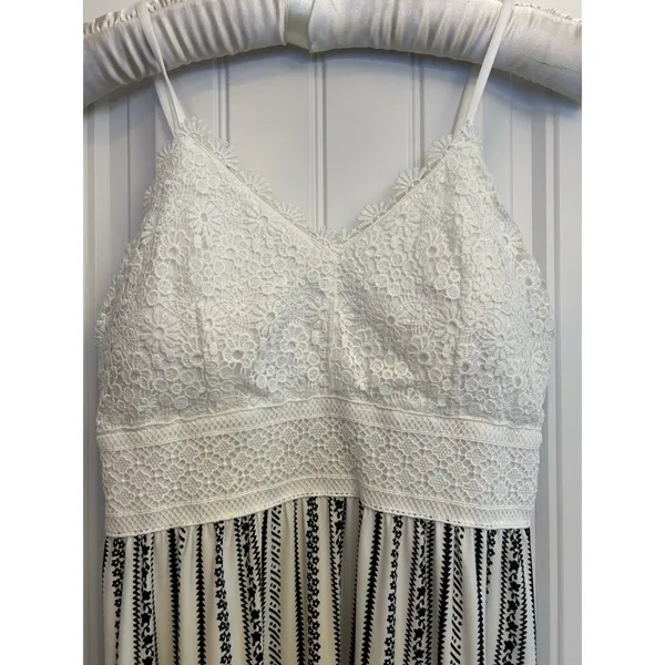 No Boundaries Juniors L White/Black Striped V-Neck Lace Smocked Maxi Dress - Image 5