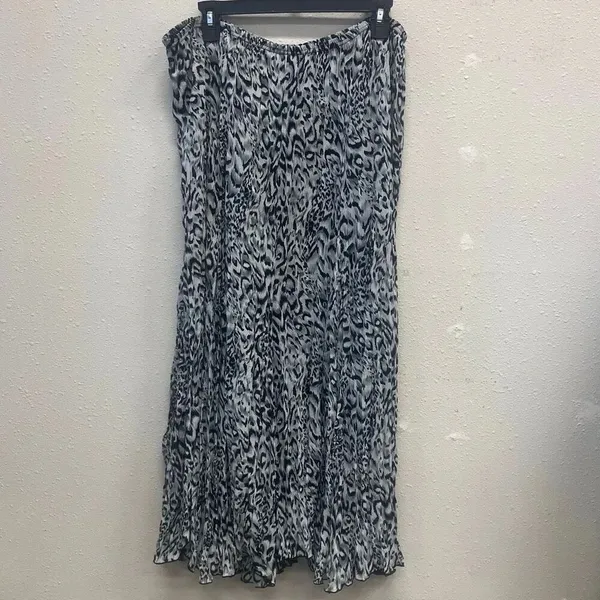 Rafael black and white lined pleated animal print maxi skirt size XL #718 - Image 2