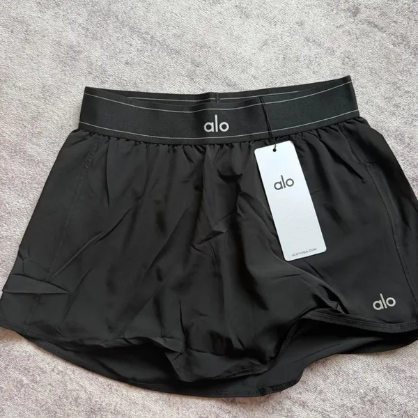 Alo Yoga black mini skirt size L - Image 4