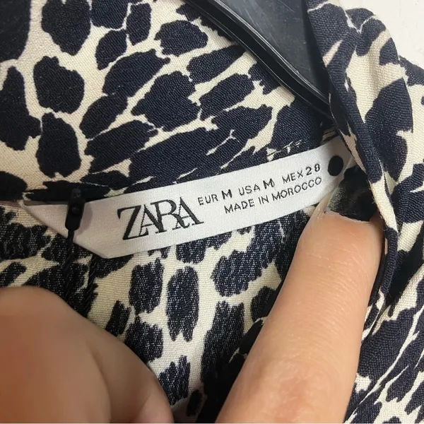 Zara puffed sleeves blouse‎ lightweight new with tags size medium - Image 4