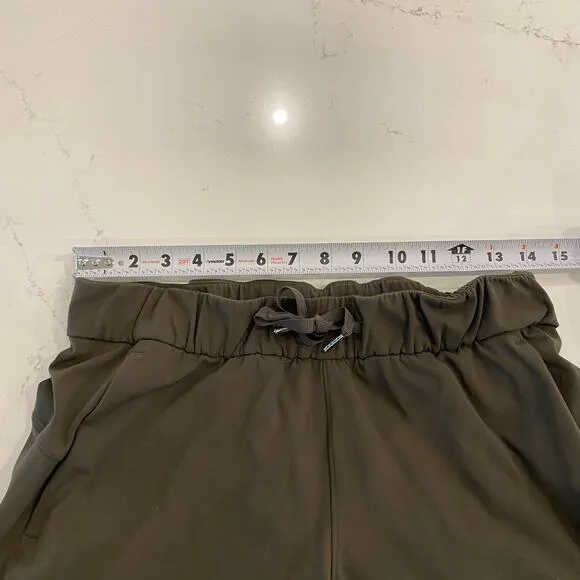 Lululemon On The Fly Crop Pants in Dark Olive size 6‎ - Image 11