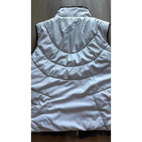 Reversible Faux Fur Puffer Vest Grey White Quilted Full Zip Sleeveless Jacket - Image 9