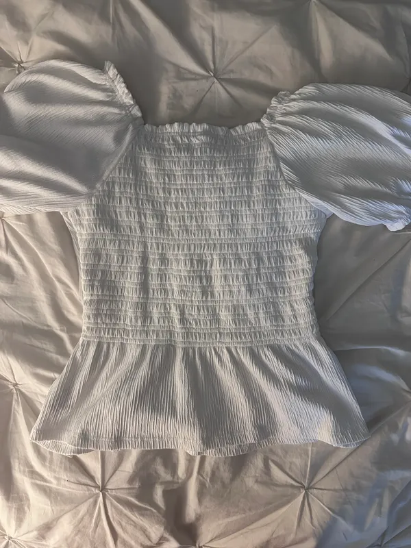 Old Navy top - Image 2